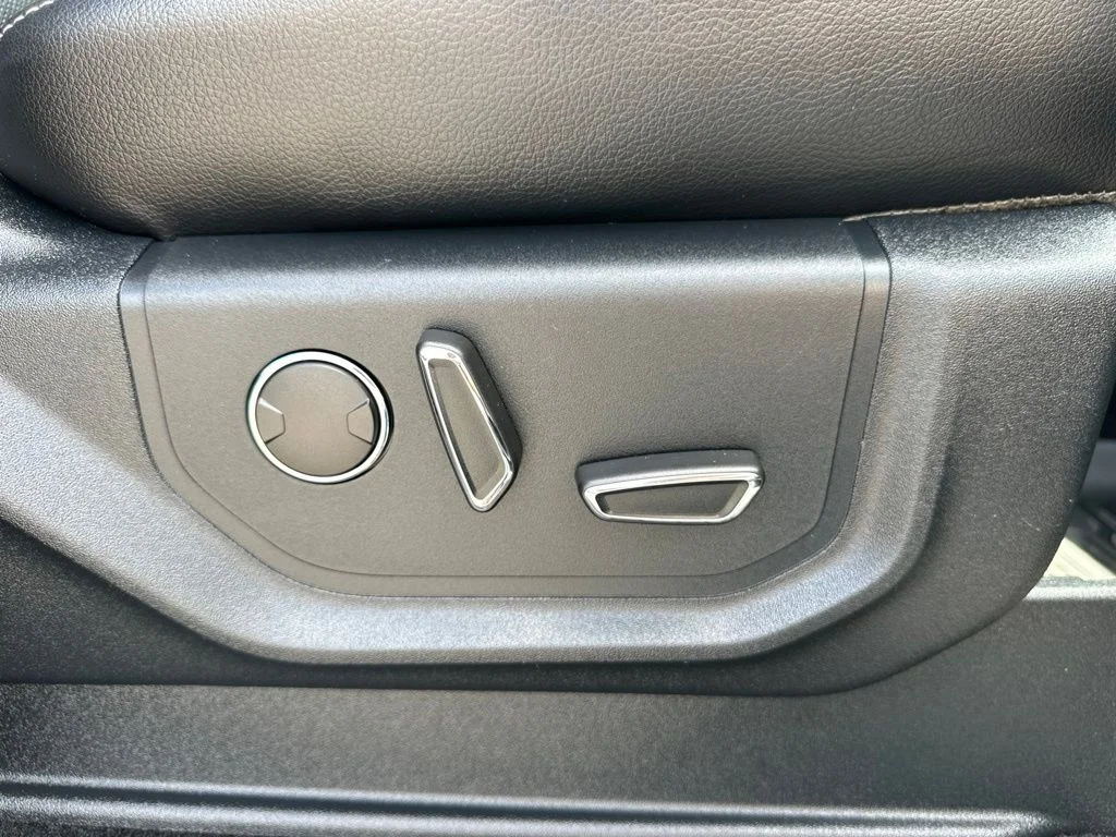 Used 2019 Gray Ford Lariat image 22