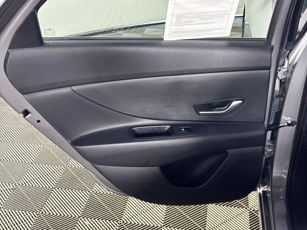 Used 2025 Fluid Metal Hyundai Blue image 18