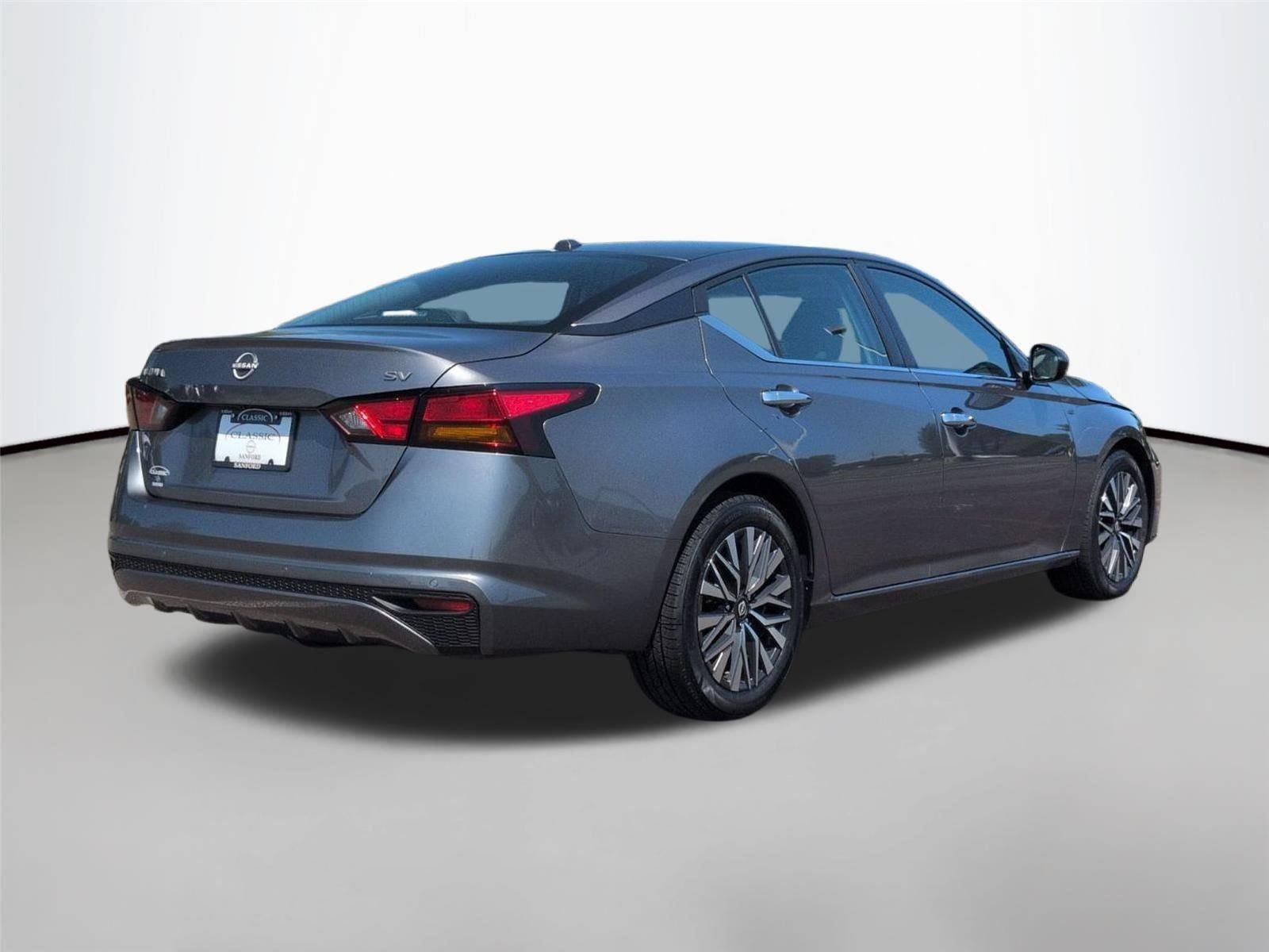 Used 2024 Gun Metallic Nissan 2.5 SV image 5