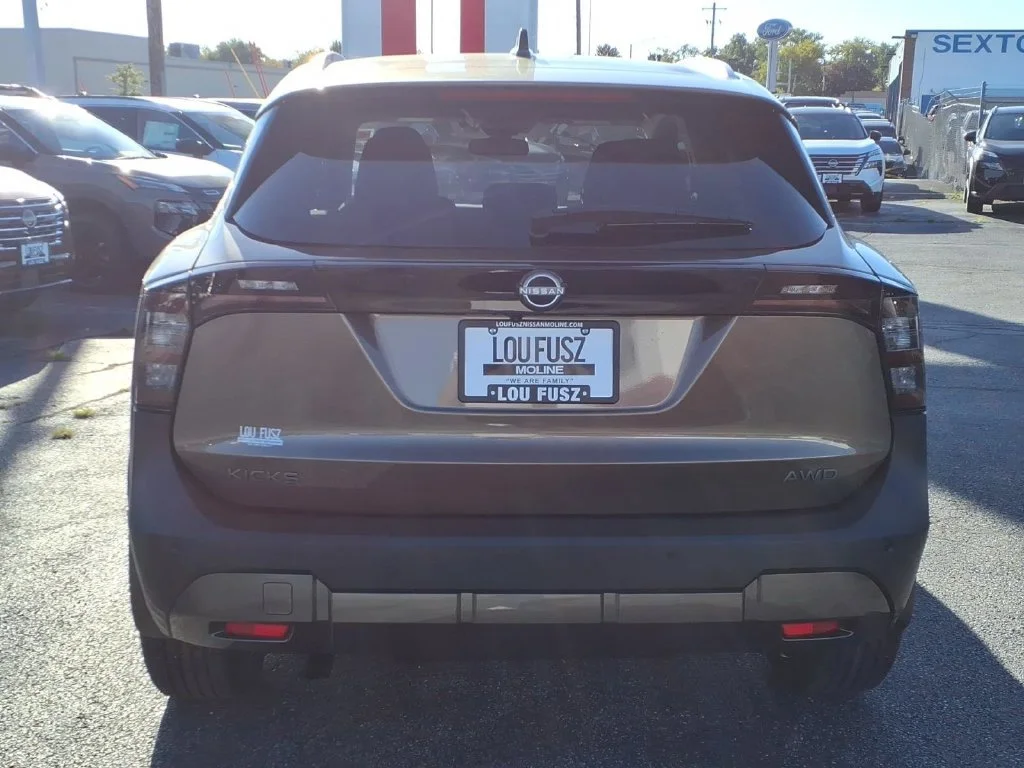 New 2027 Canyon Bronze Metallic Nissan SR image 4