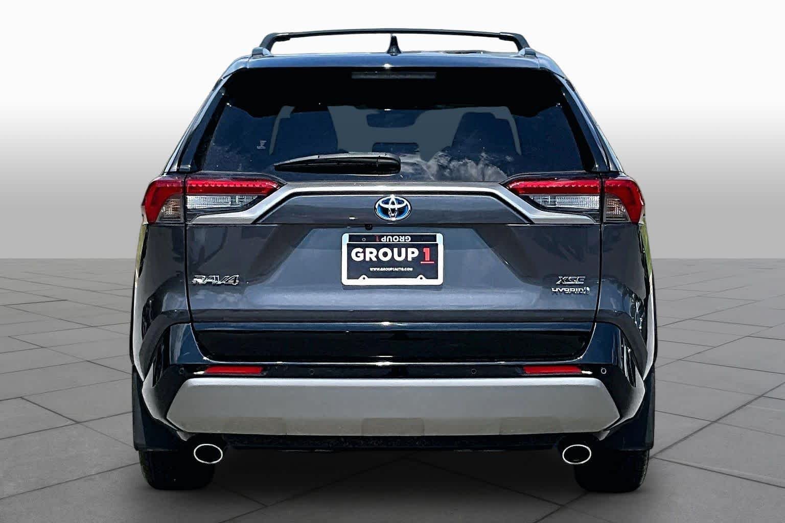 Used 2022 Magnetic Gray Metallic/Midnight Black Metallic Toyota Hybrid XSE image 5