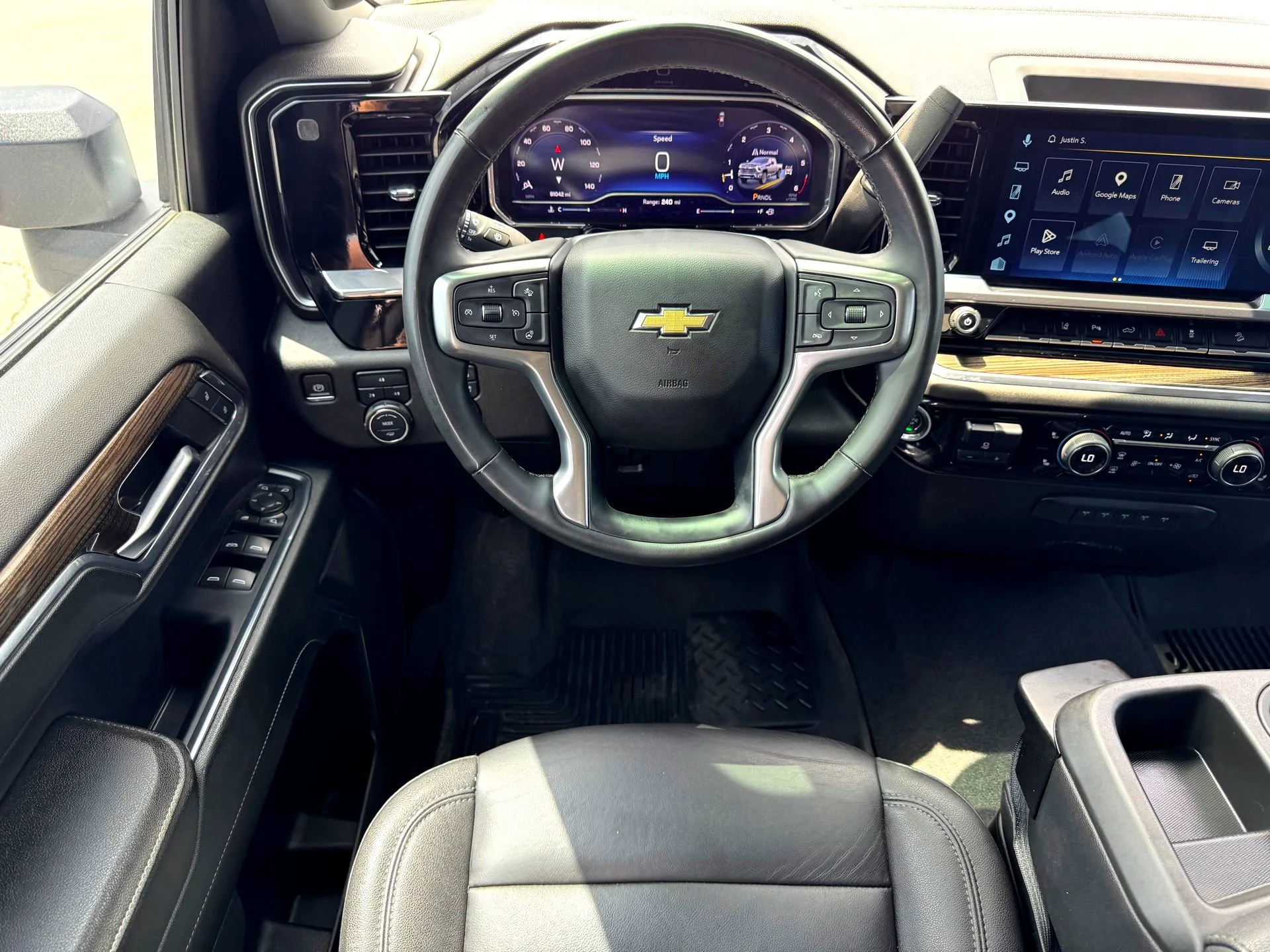 Used 2024 Iridescent Pearl Tricoat Chevrolet LT image 22