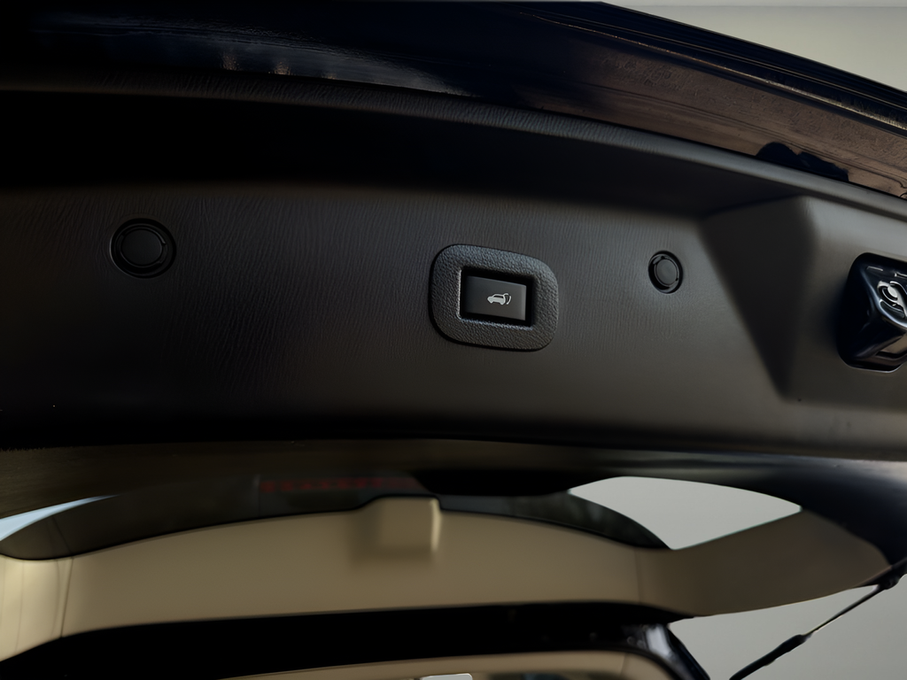 Used 2023 Black INFINITI Premium Select image 30
