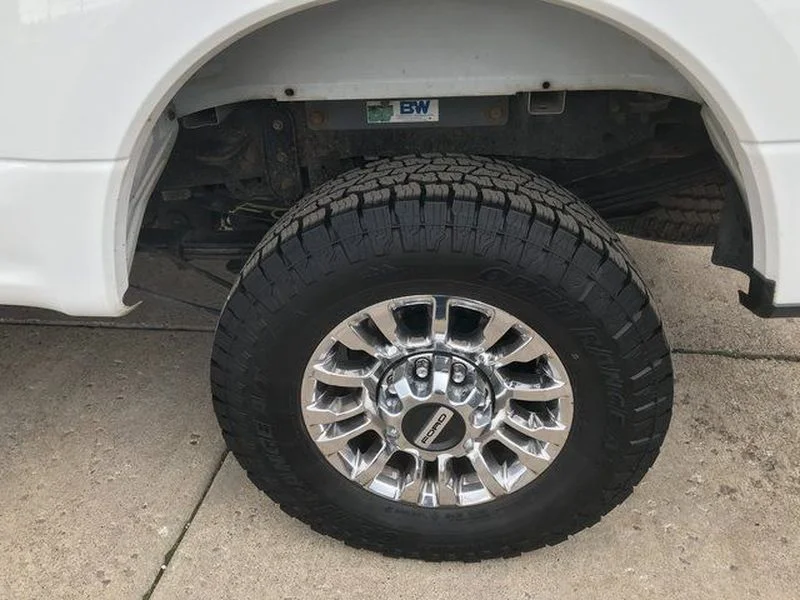 Used 2017 Oxford White Ford Lariat image 27