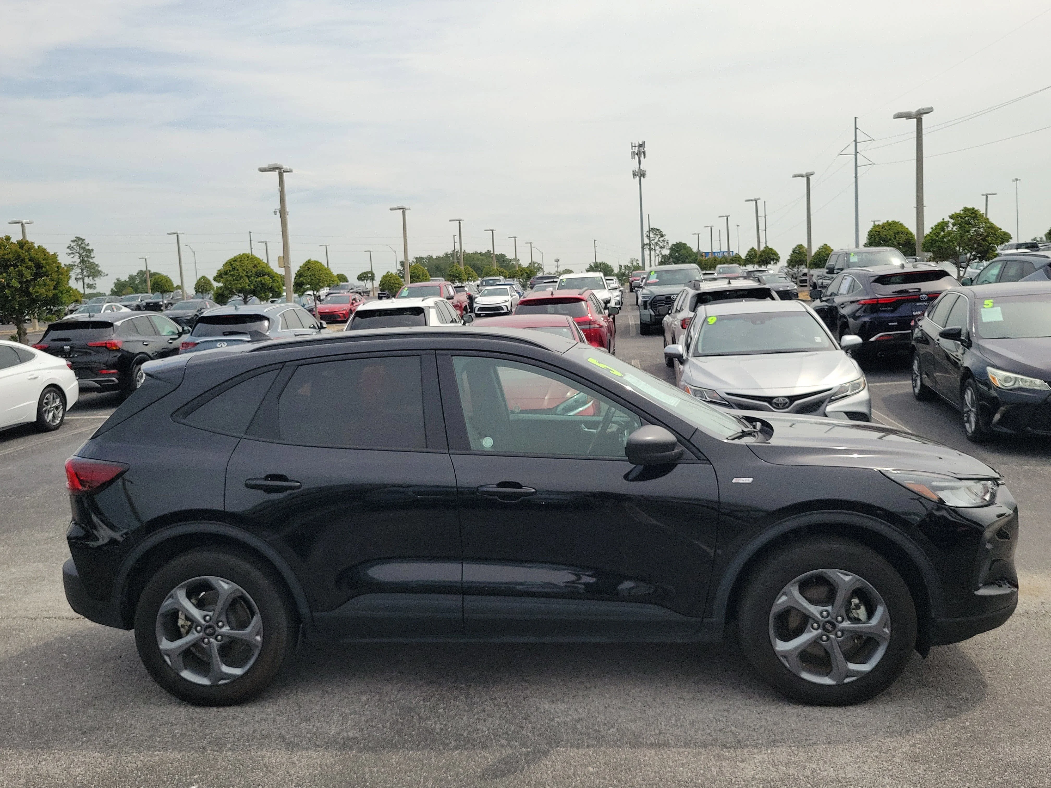 Used 2025 Black Metallic Ford ST-Line image 8