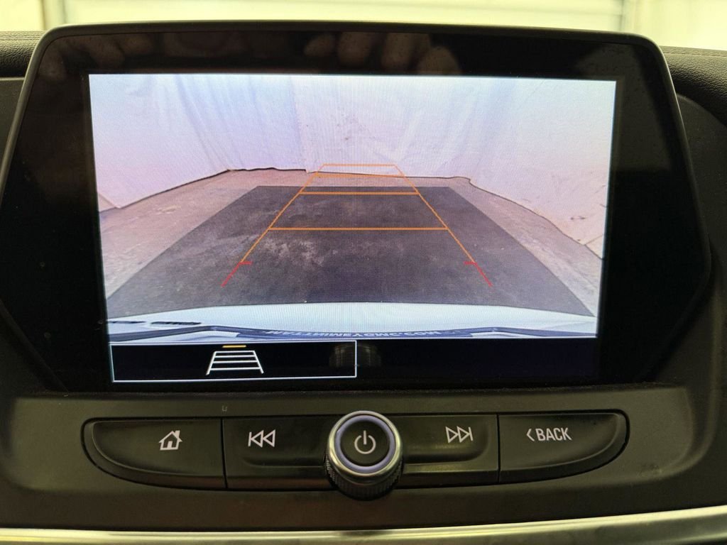 Used 2021 White Chevrolet LT image 7