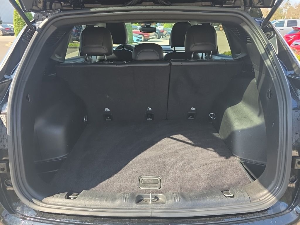 Used 2025 Black Jeep Latitude image 30