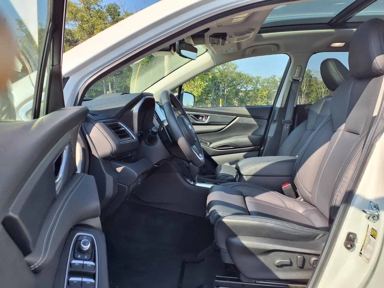 Used 2025  SUBARU UTILITY image 22
