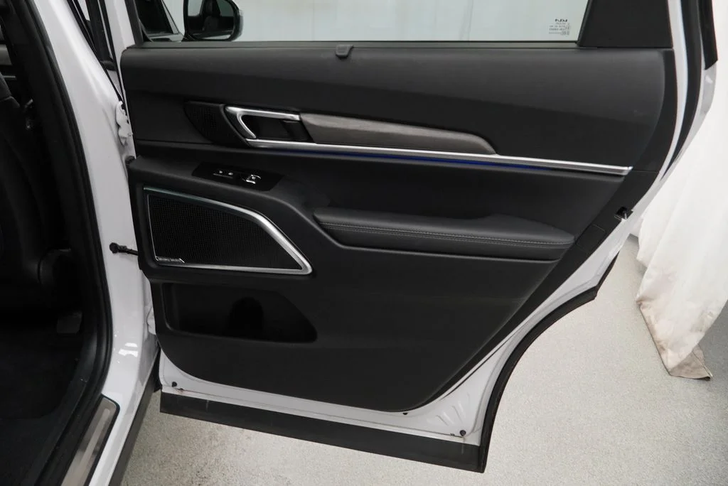 Used 2024 White Kia SX-Prestige X-Line image 48