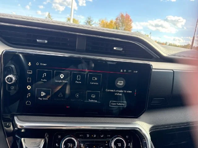 Used 2025 Onyx Black GMC Denali image 22