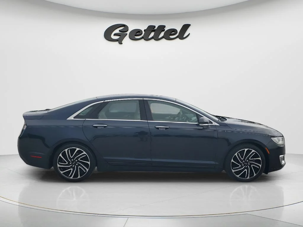 Used 2020 Blue Lincoln Reserve image 4