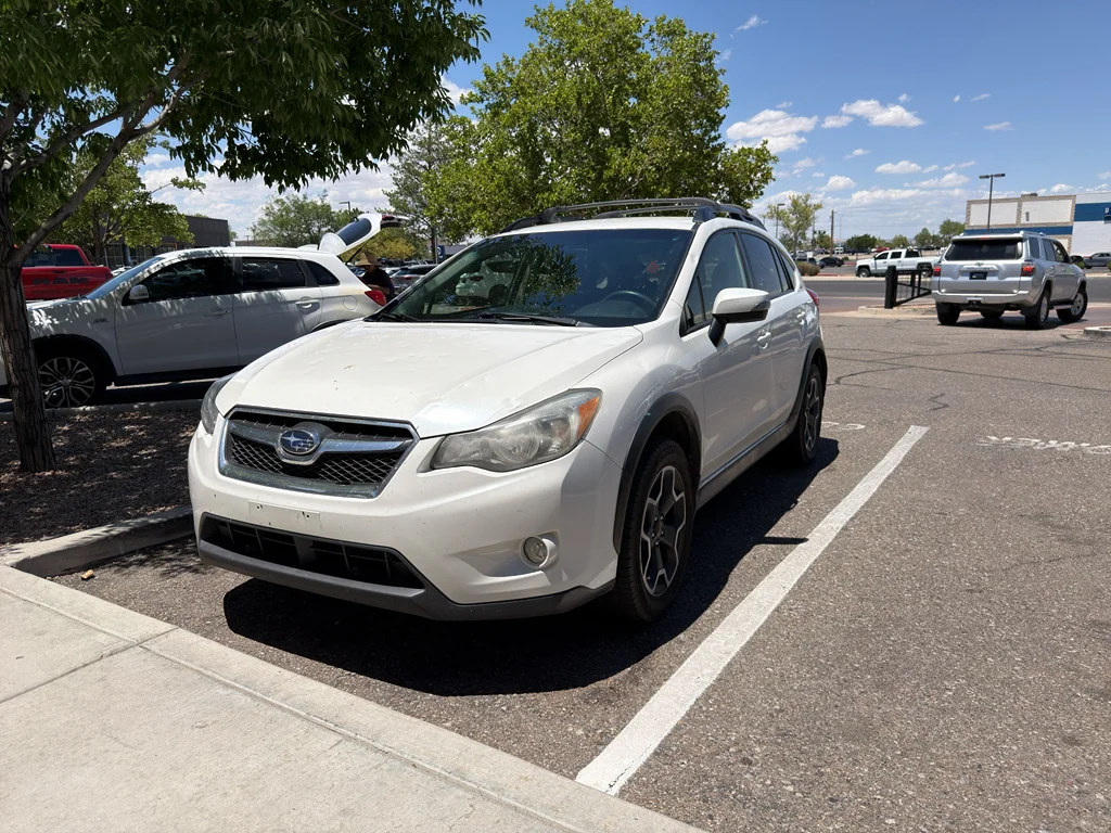 Used 2015 Crystal White Pearl Subaru Limited image 1