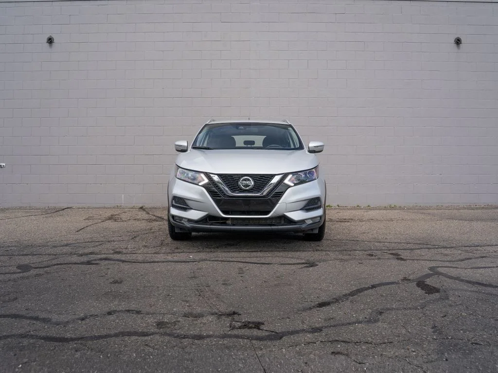 Used 2020 Silver Nissan SV image 10