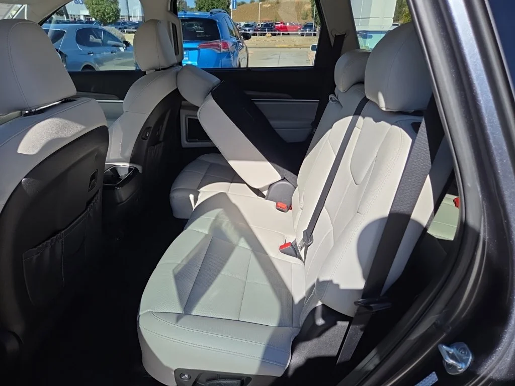 Used 2020 Gray Kia EX image 18