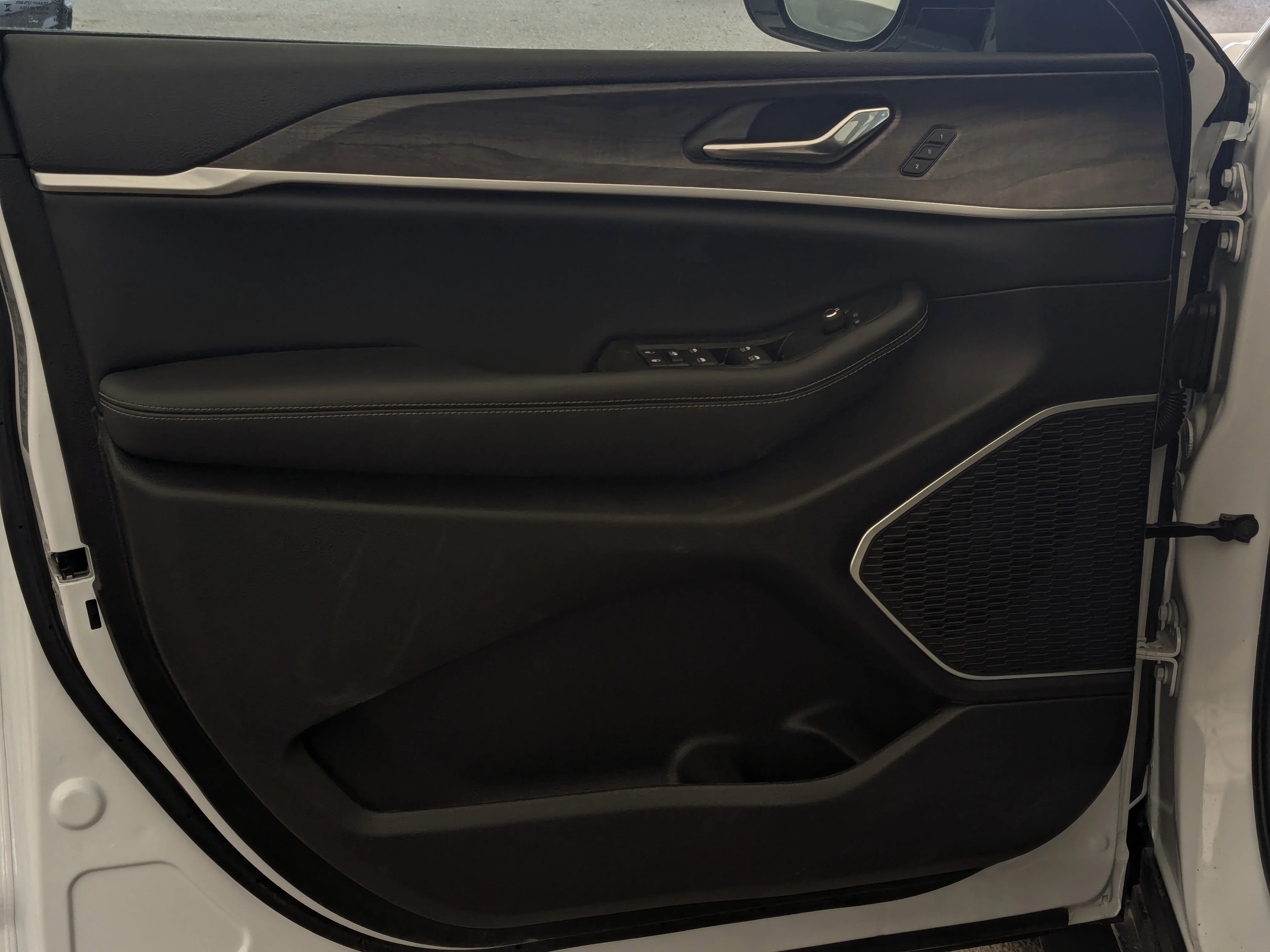 New 2026 White Jeep Limited - - Ltd Altitude Pkg - Lux Tech Grp II - Pano Sunroof - 20 Black Wheels & More image 11