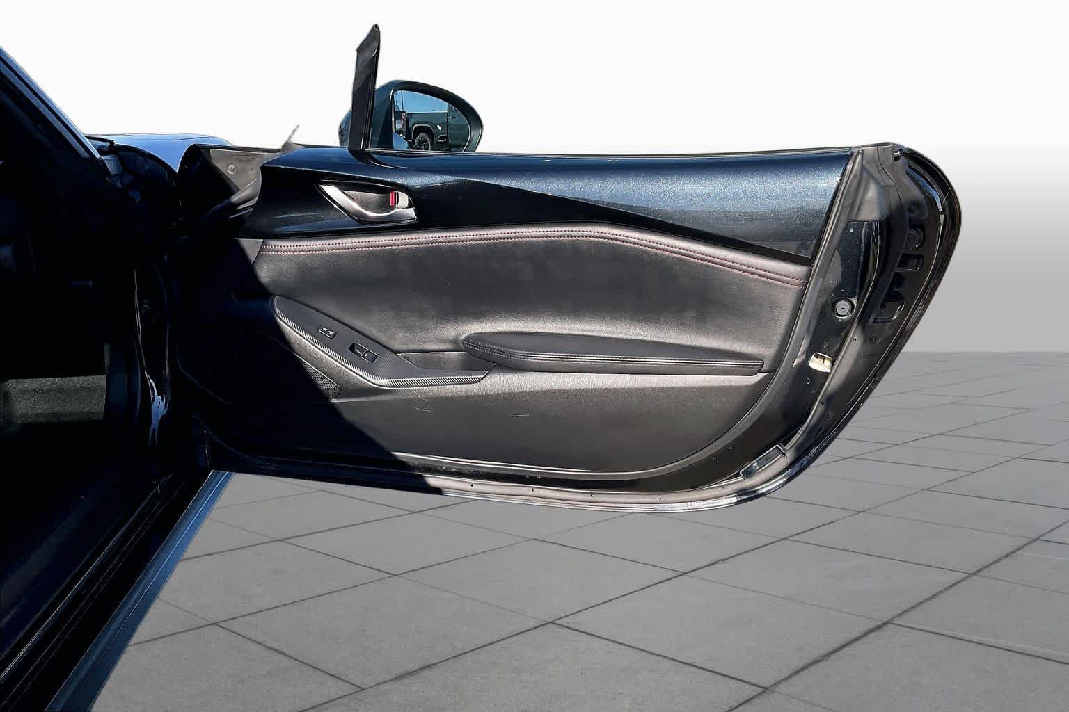 Used 2017 Jet Black Mica Mazda Grand Touring image 18