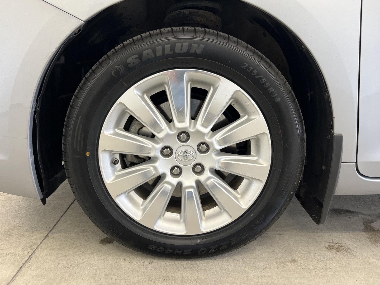 2016 Toyota Sienna LE - Photo 7