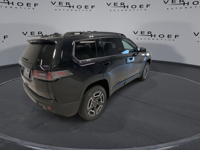 New 2026 Diamond Black Crystal Pearl-Coat Exterior Paint Jeep Laredo image 8