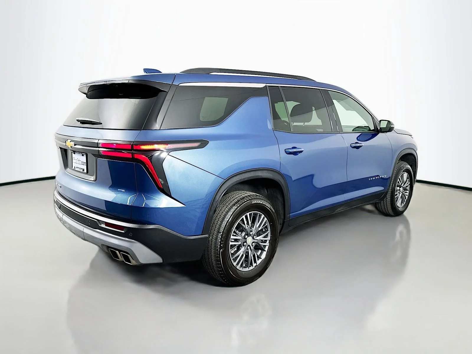 Used 2025 Lakeshore Blue Metallic Chevrolet LT image 7