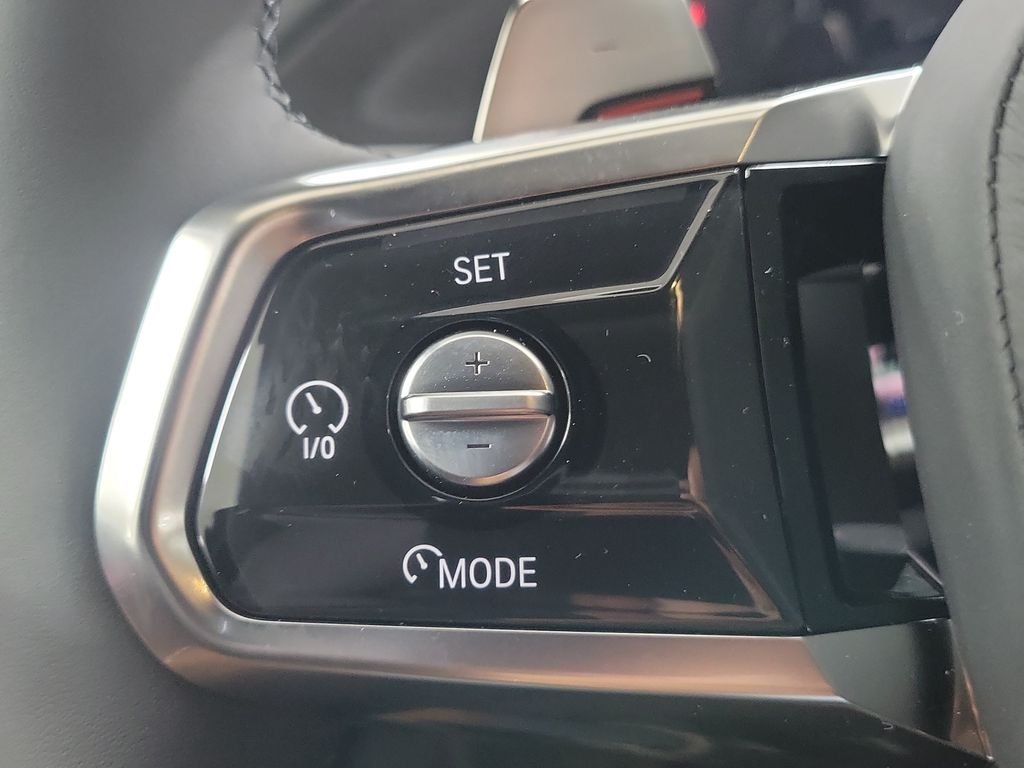 New 2026 Mineral White Metallic BMW 750e xDrive image 10