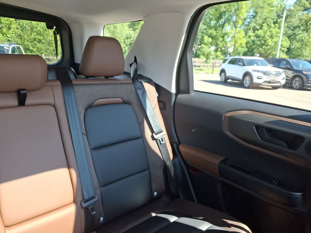 Used 2026 Oxford White Clearcoat Ford Outer Banks image 14