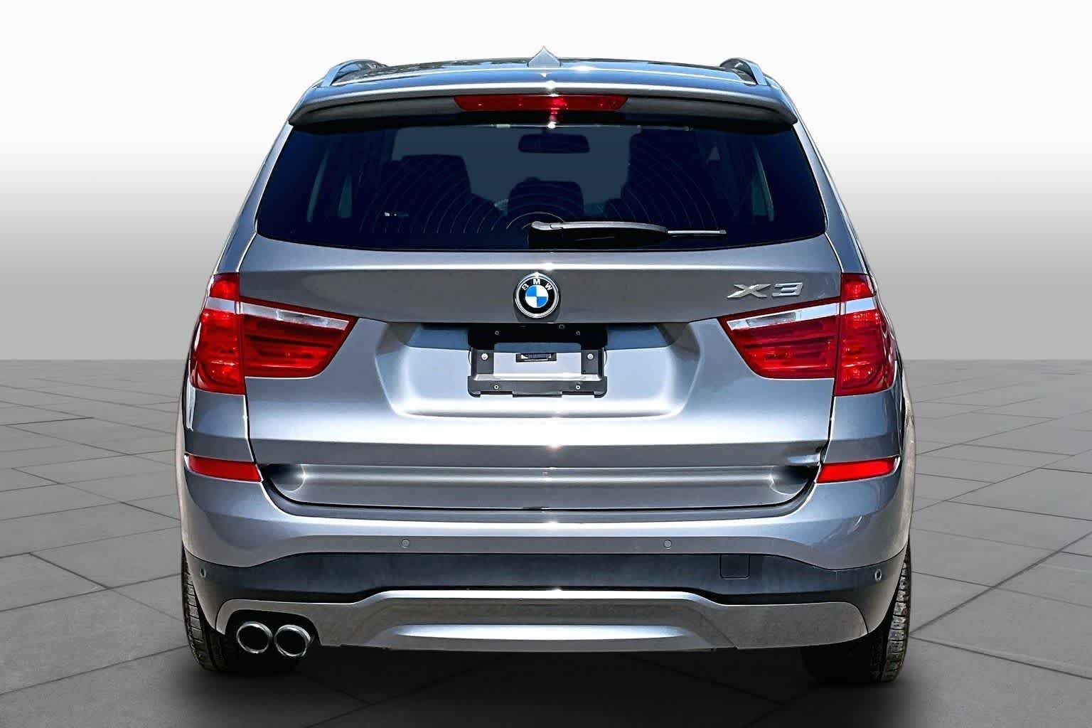Used 2017 Space Gray Metallic BMW sDrive28i image 3