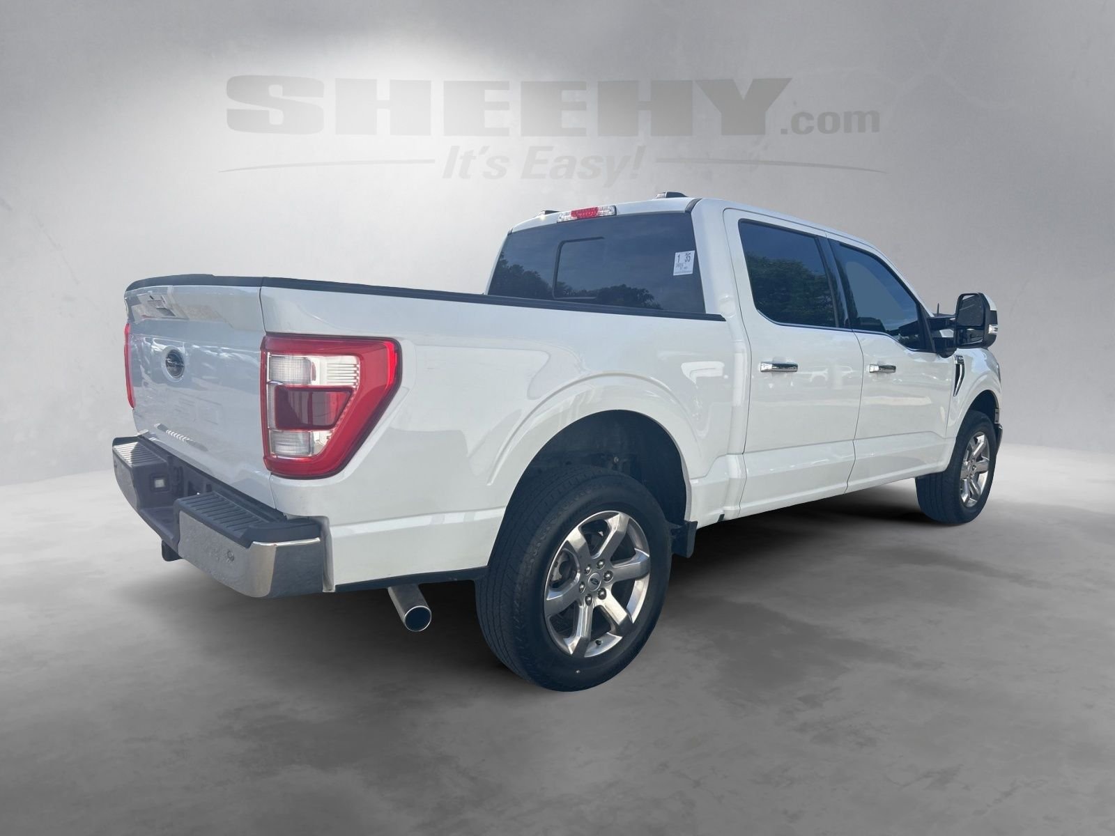 Used 2023  Ford Lariat image 12