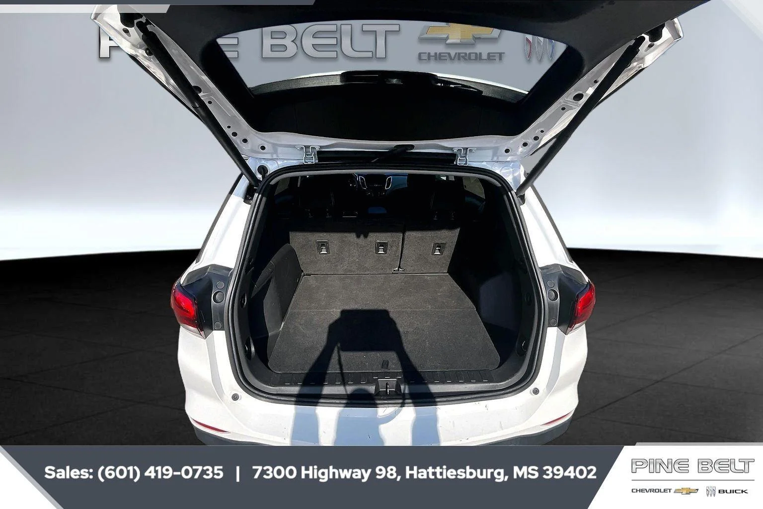 Used 2022 Summit White Chevrolet LT image 21