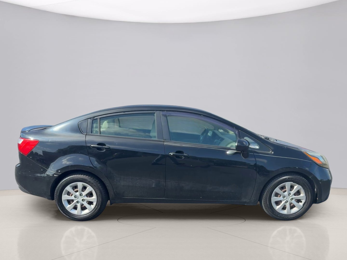 Used 2013 Black Kia LX image 6