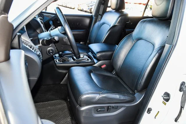 Used 2022 White Nissan SL image 18