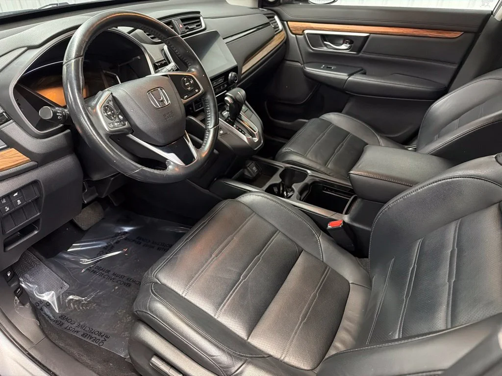 Used 2019 Lunar Silver Metallic Honda Touring image 26