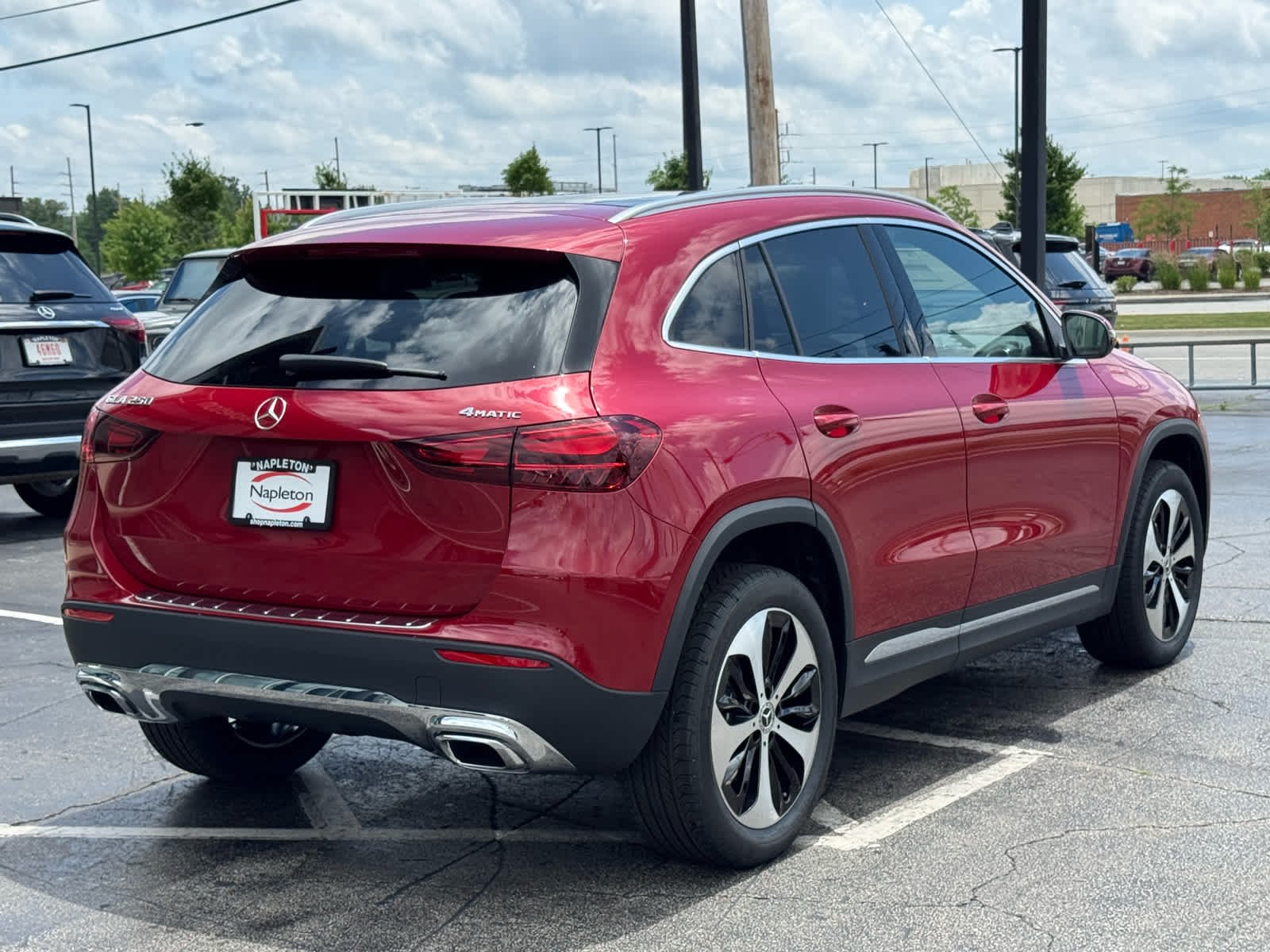 New 2026 MANUFAKTUR Patagonia Red Metallic Mercedes-Benz GLA 250 image 9