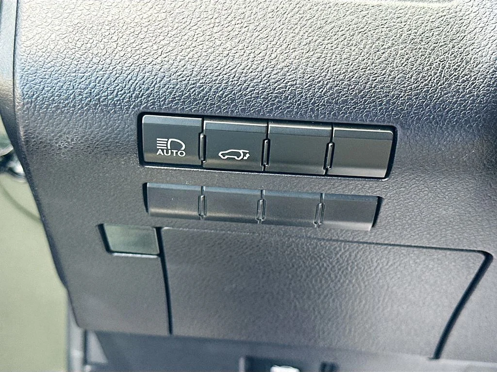 Used 2021 Green Lexus 350 image 10