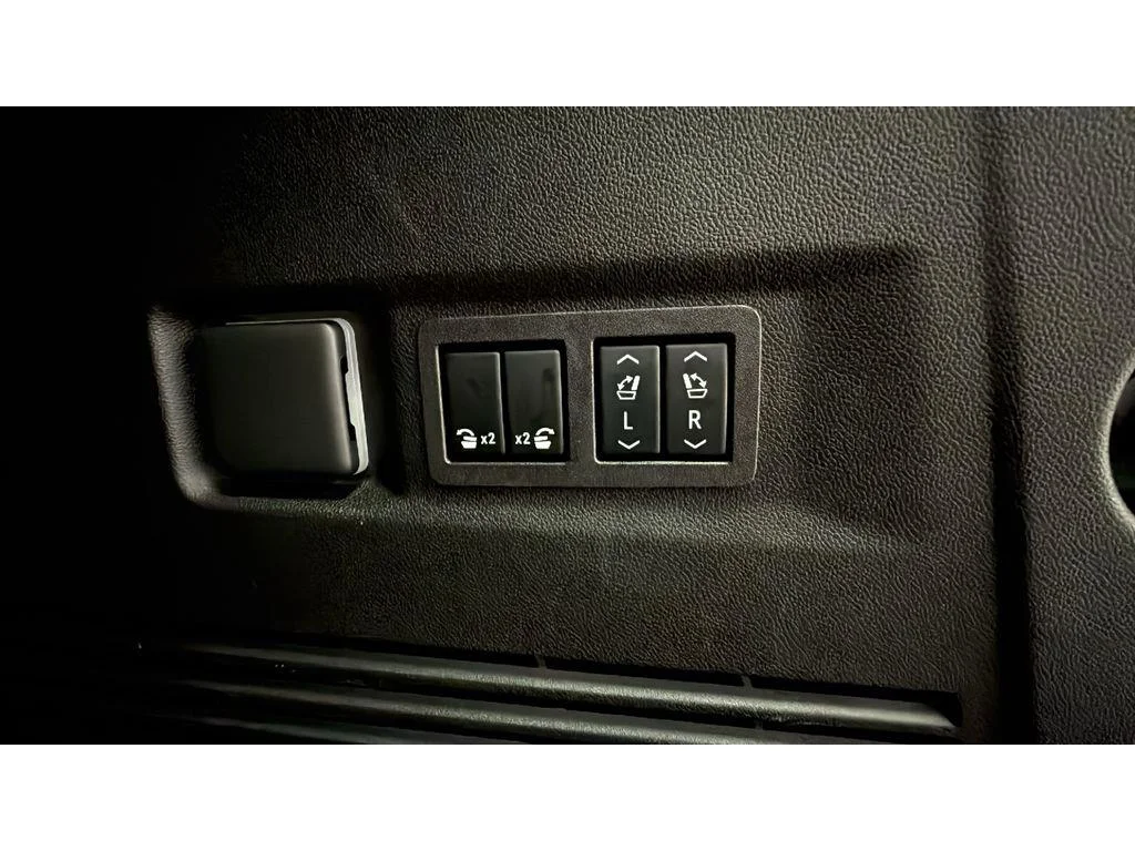 Used 2023 Onyx Black GMC Denali image 9