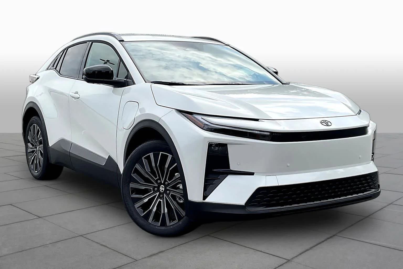 New 2026 Wind Chill Pearl Toyota XSE image 2