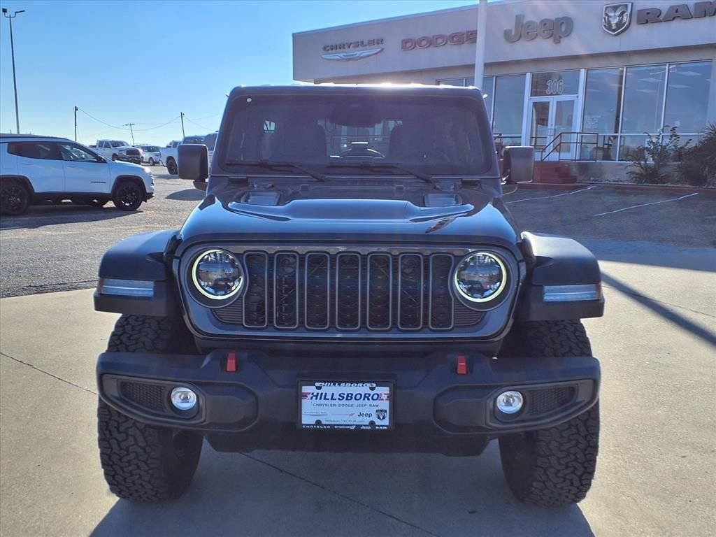 New 2026 Granite Crystal Metallic Clear-Coat Exterior Paint Jeep Rubicon image 2