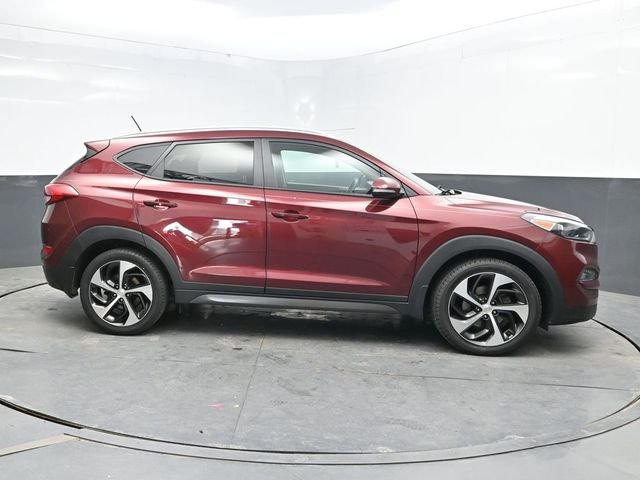 Used 2016 Red Hyundai Sport image 8