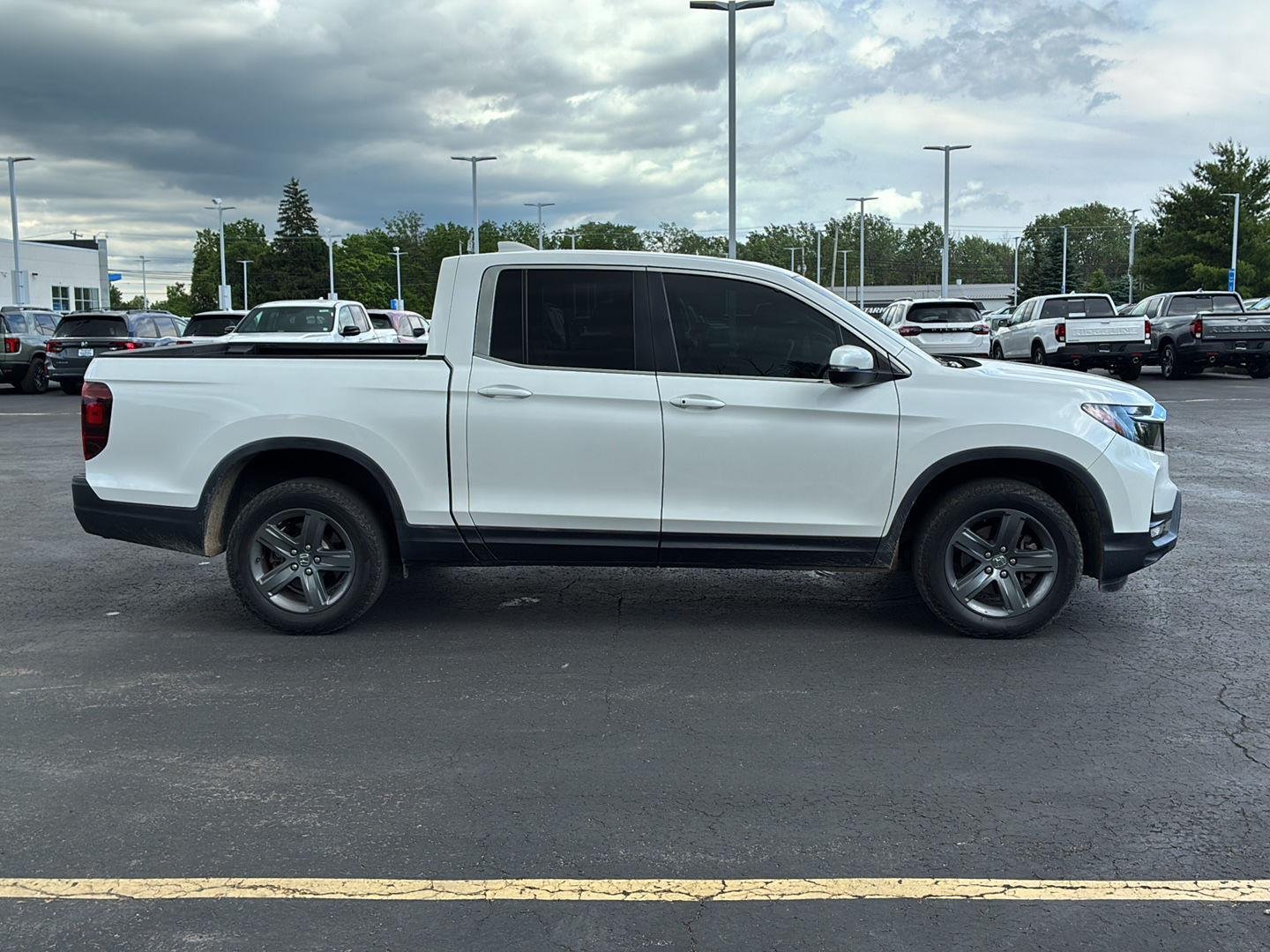 Used 2023 Platinum White Pearl Honda RTL image 16