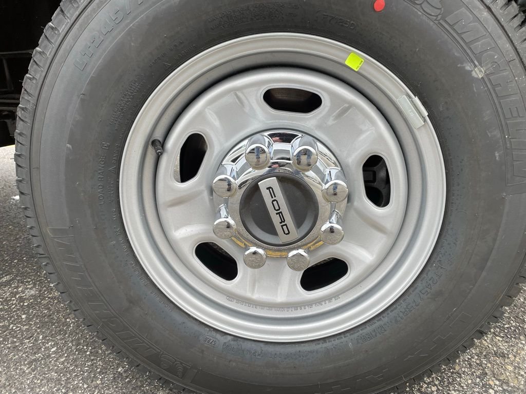 New 2026 RACE RED Ford XL image 6