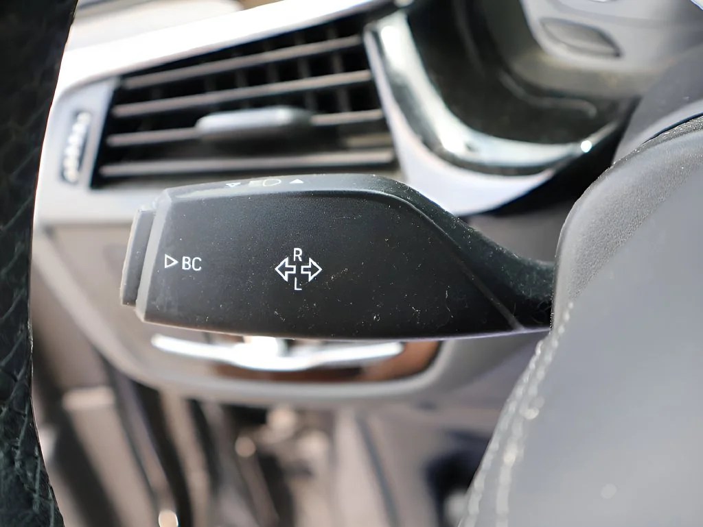 Used 2019 Gray BMW 530i xDrive image 37