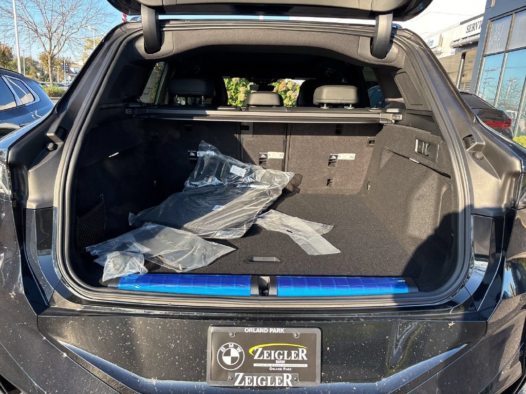 New 2027 Carbon Black Metallic BMW  image 25
