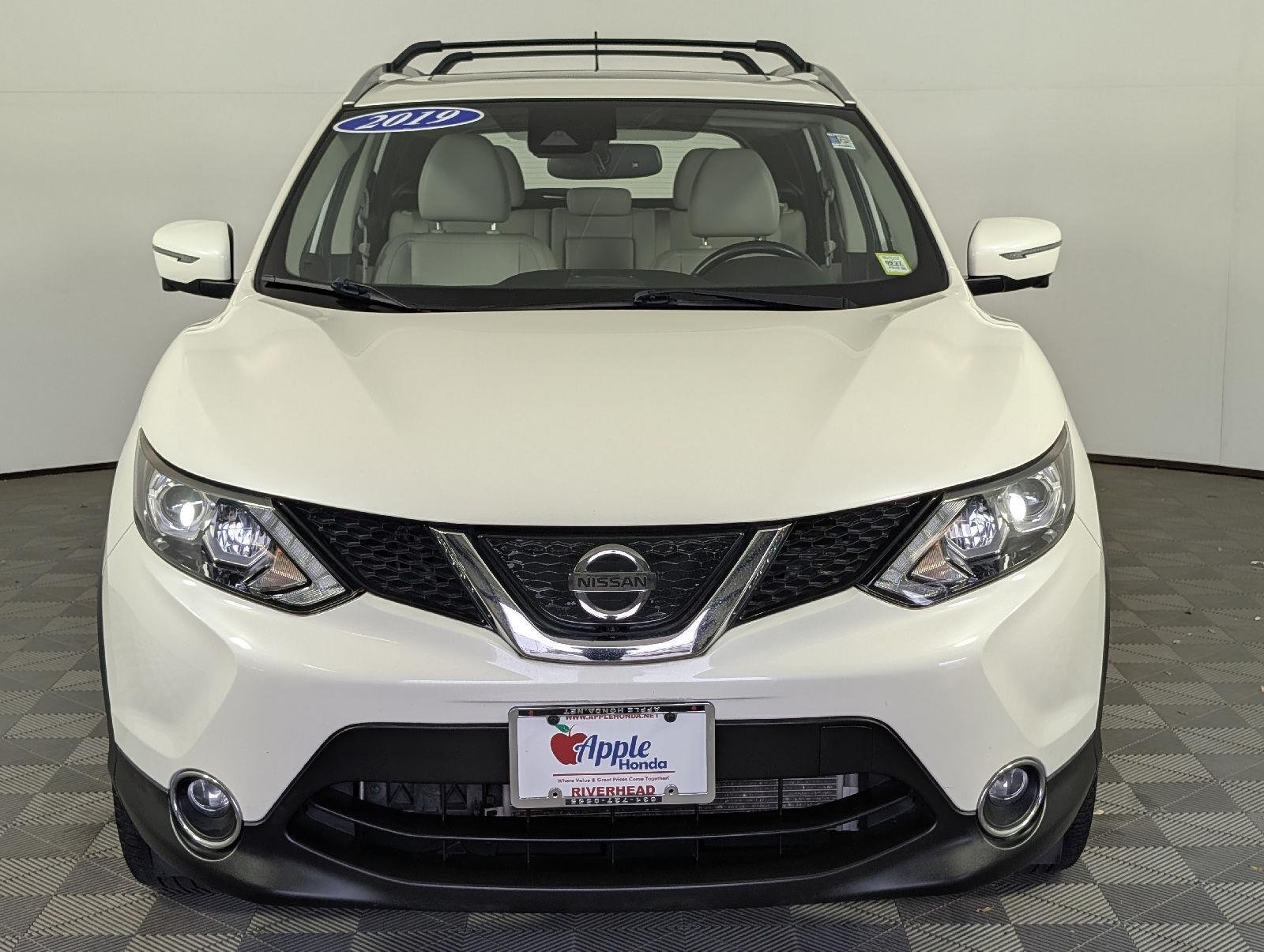 Used 2019 Nissan Rogue Sport SL with VIN JN1BJ1CR9KW332334 for sale in Riverhead, NY
