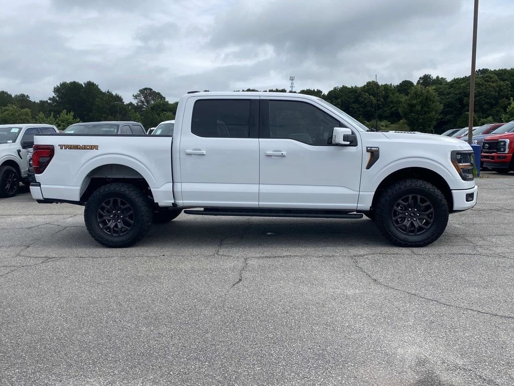 New 2026 Oxford White Ford Tremor® image 2
