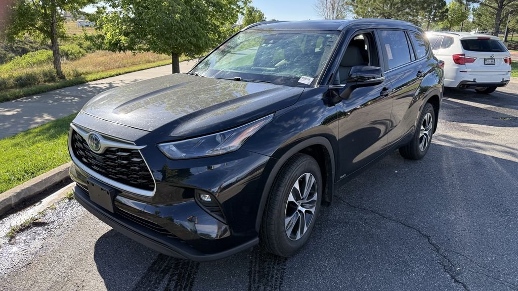 Used 2023 Black Toyota XLE image 2