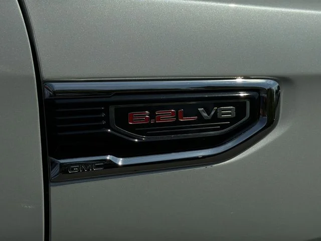 Used 2020 White GMC Denali image 36