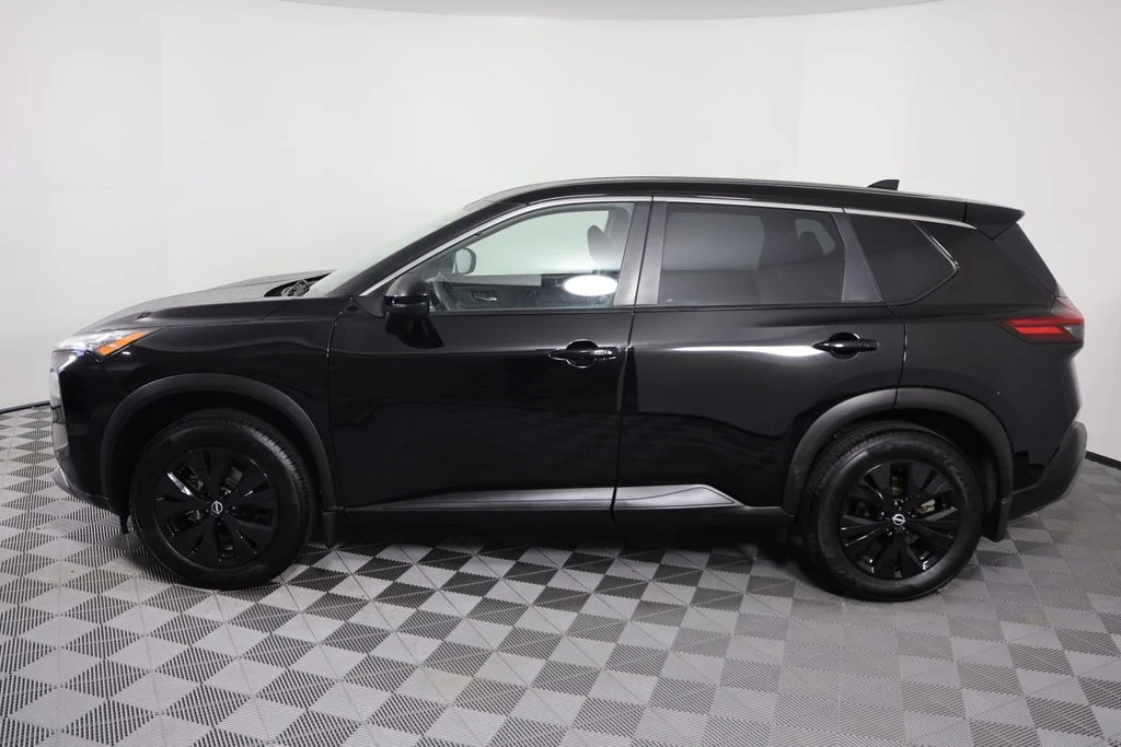Used 2023 Black Nissan SV image 4