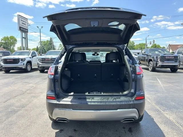 Used 2020 Blue Jeep Limited 4x4 image 9