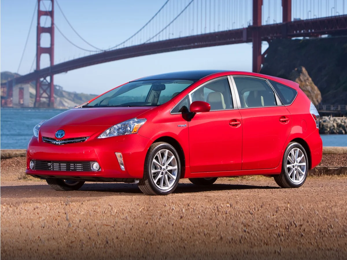 2014 Toyota Prius v's photo