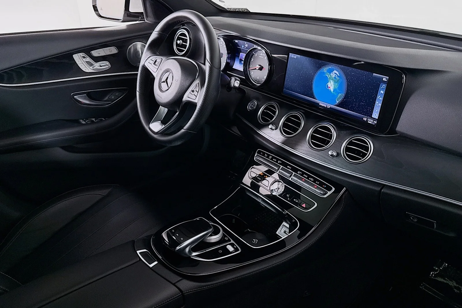 Used 2017 Polar White Mercedes-Benz E 300 Luxury image 16