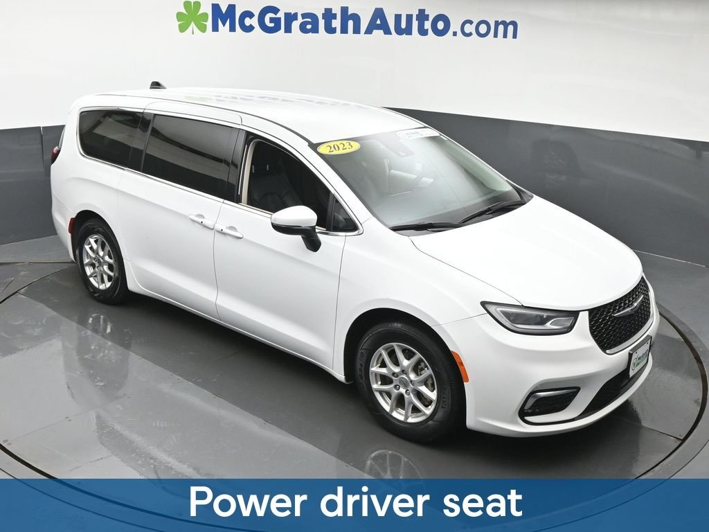 Used 2023 White Chrysler Touring L image 4